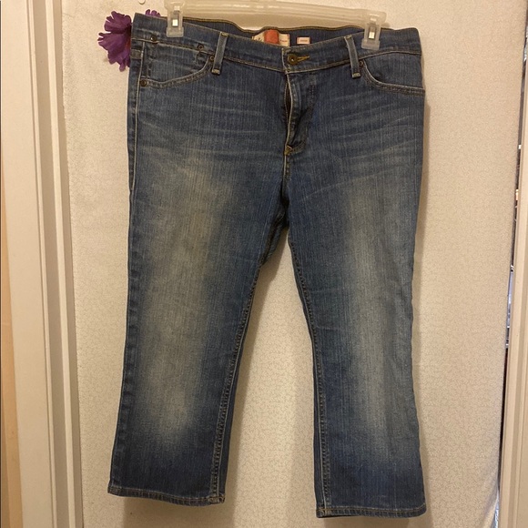 ❤️🔥4 for $20 Old Navy Blue Capri Jeans with Distressed Look - Picture 1 of 4
